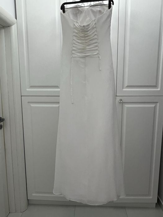 Vand rochie alba eleganta