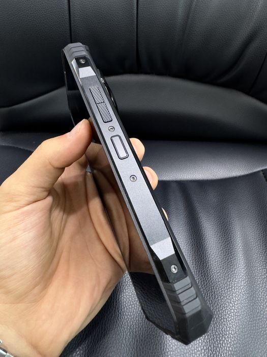 Бронированный телефон Doogee s punk