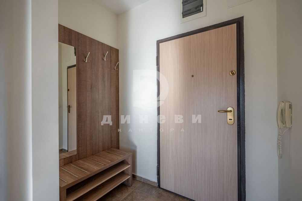 Двустаен апартамент в Каршияка