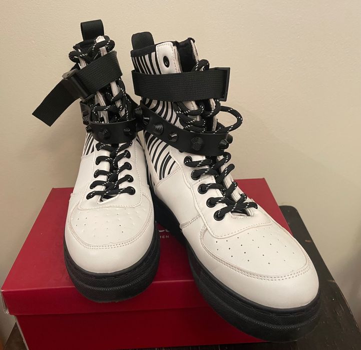 Bocanci imprimeu zebra 39