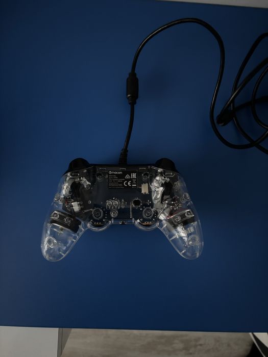 Чисто нов джойстик ставащ за pc i playstation