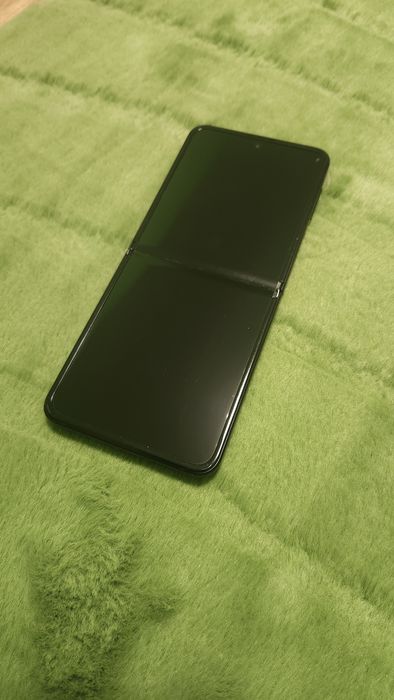 Samsung Galaxy Z Flip 3 impecabil