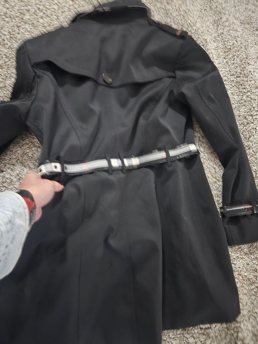 Черно плътно манто с колан