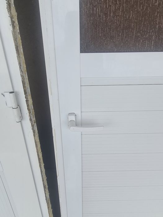 Алюминевые двери