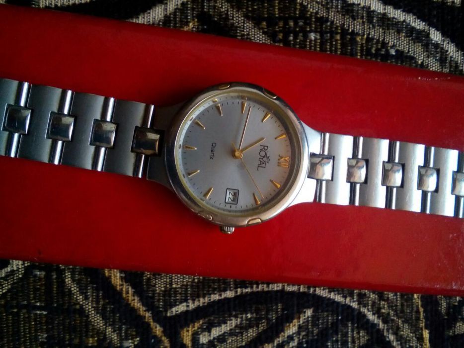 Продавам часовник РОЯЛ