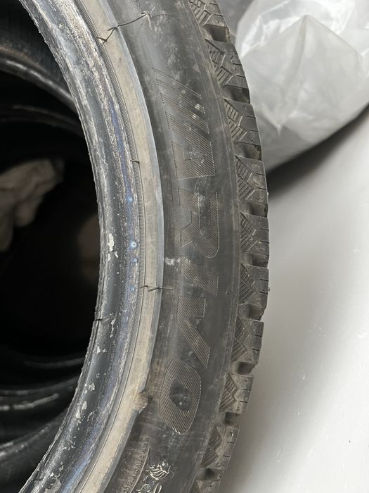 Продам зимние шины R17