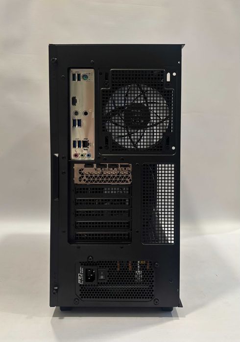 Геймърски компютър AMD Ryzen 7 5700X3D, RTX 5060 Ti 16GB, 32GB ram