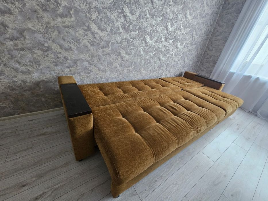 Продам диван в гостинную