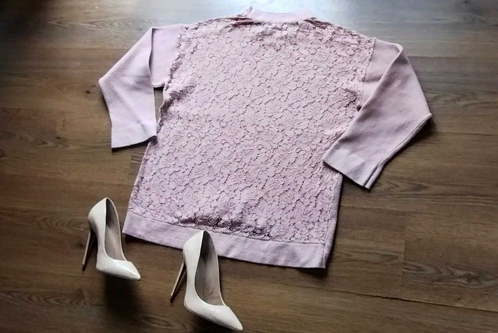 Красив пуловер с дантела цвят пудра на ZARA Зара, р-р S-М, перфектен