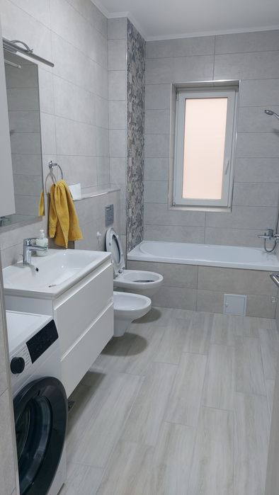 Inchiriez garsoniera in bloc nou, strada Lupeni nr 9