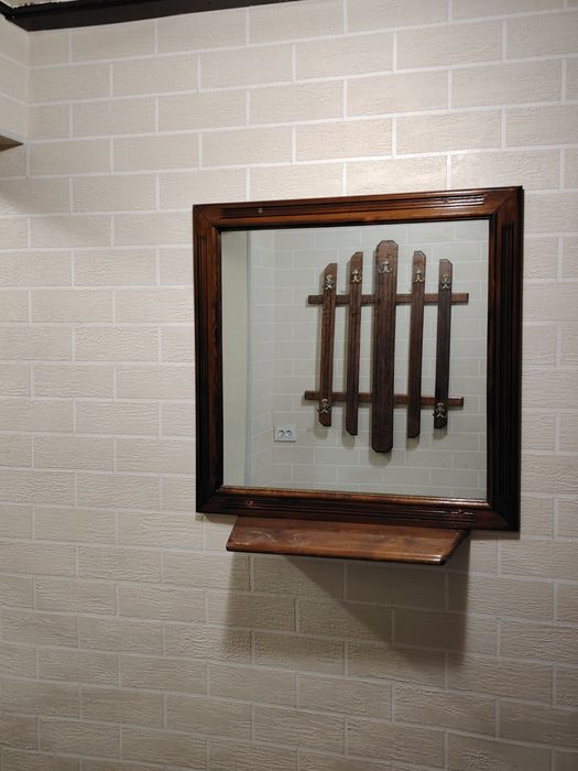 Зеркало с полкой, из натурального дерева