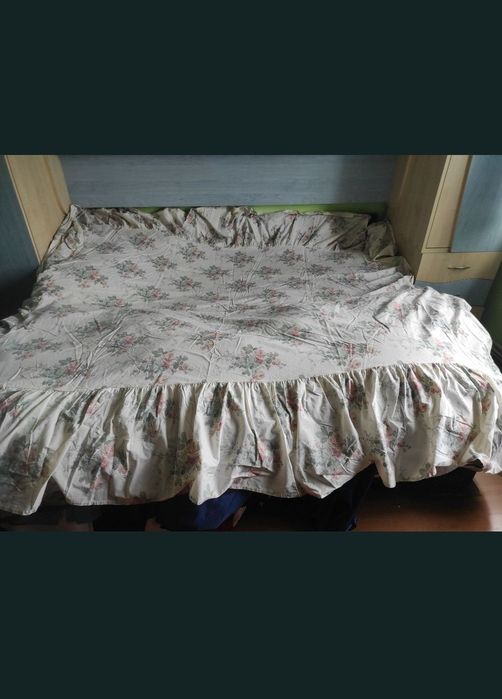Invelitorie de pat, fețe de pat, cearșafuri și diferite huse de plapume.