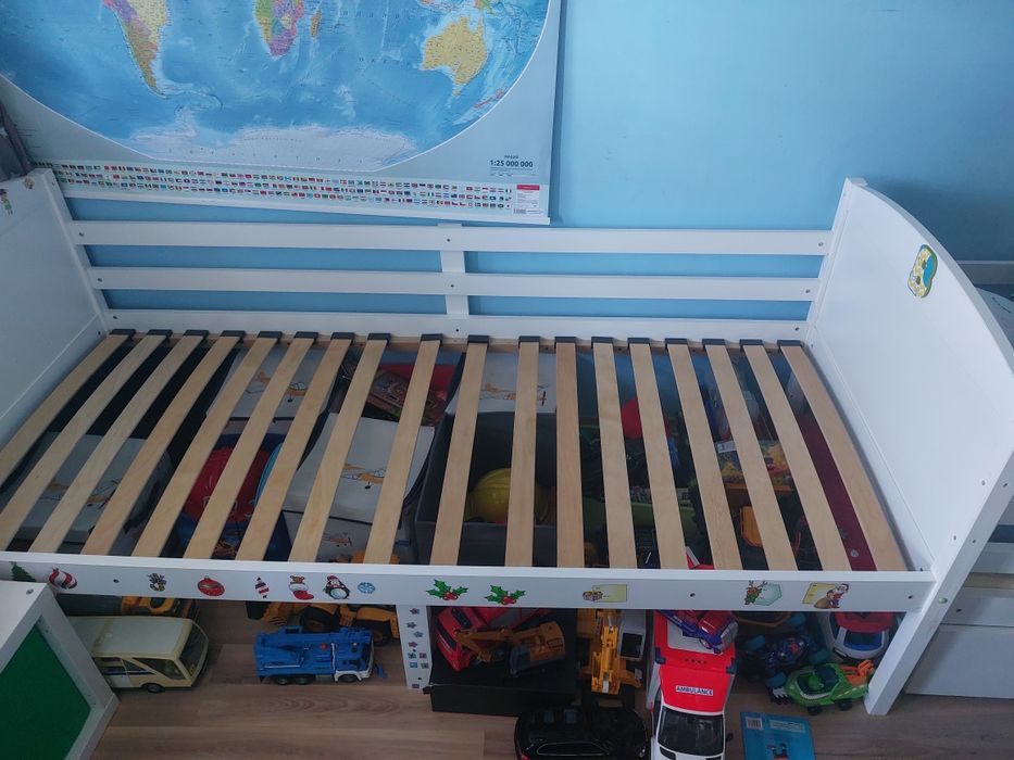 Подарявам 2 броя детски кревата