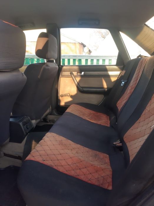 Продам машину марки Audi 100