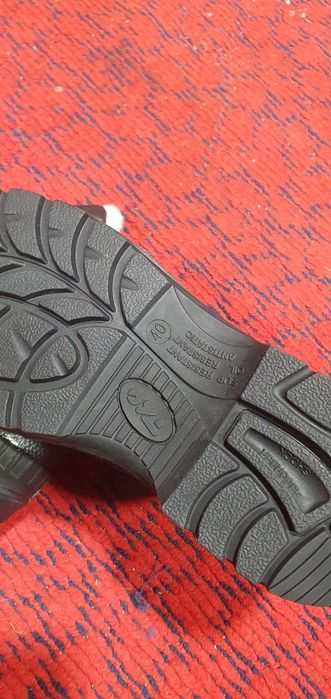 Продам спец. Обувь 40 размер