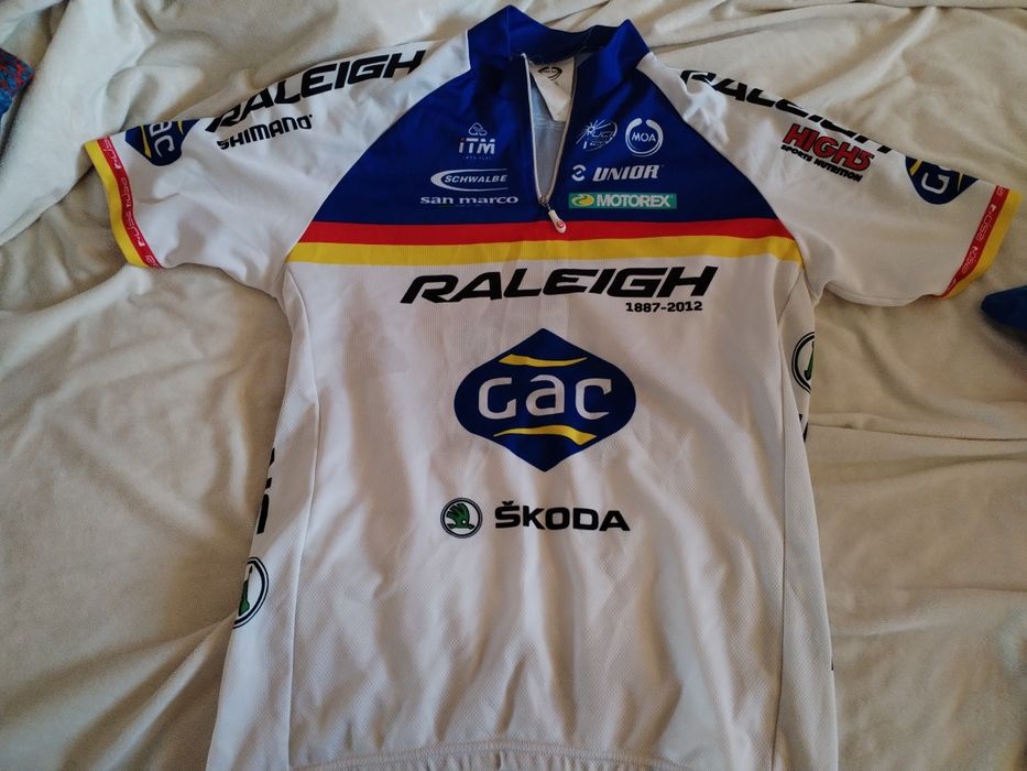 Джърсита за колоездене