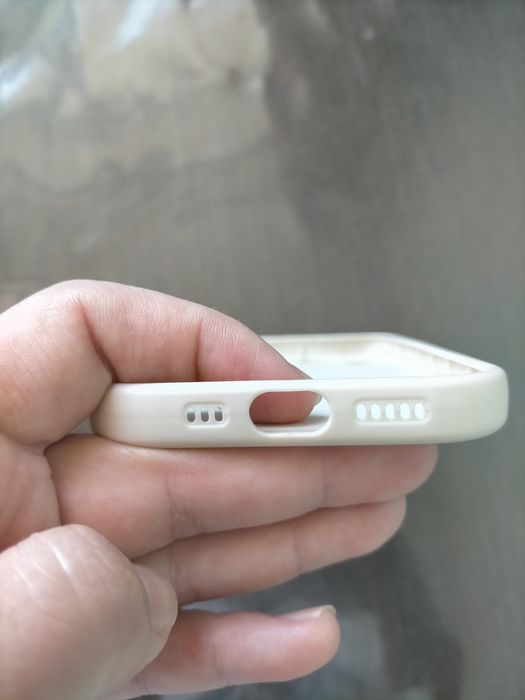 Продам чехол для Айфон 13!