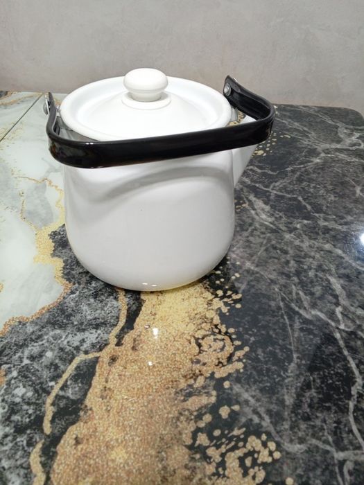 Продам  Эмалированный Чайник