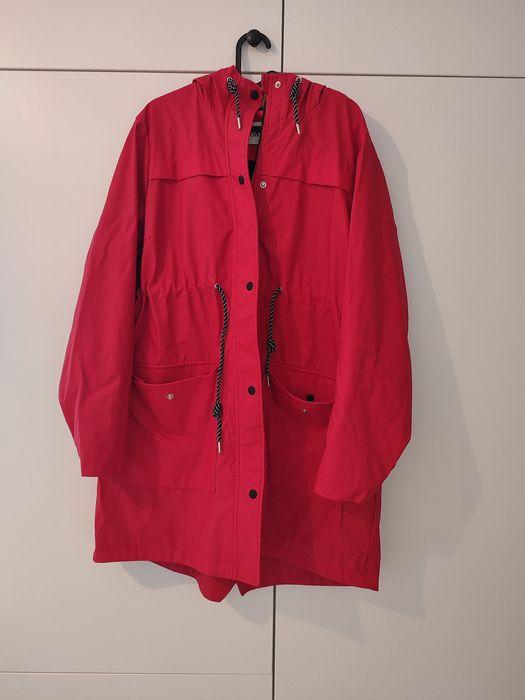 Geaca de ploaie gravide