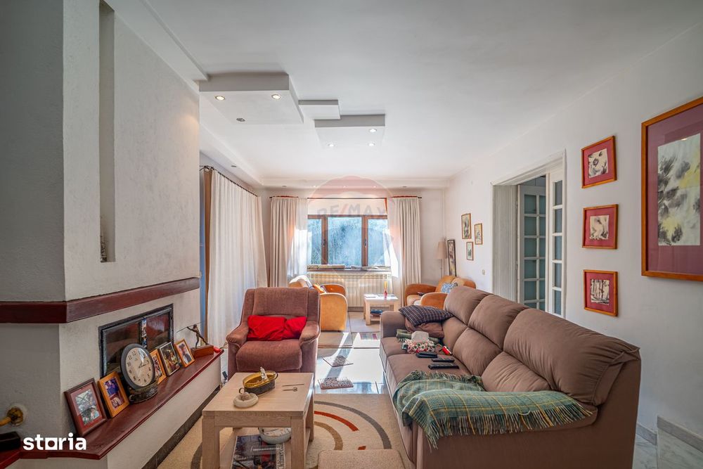 Vila cu 5 camere Sinaia, zonă liniștită, aproape de centrul statiunii