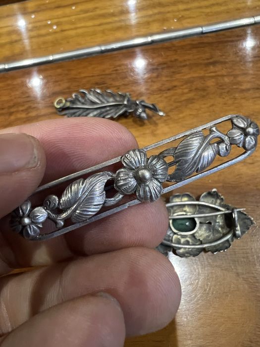 Брошки старинные .