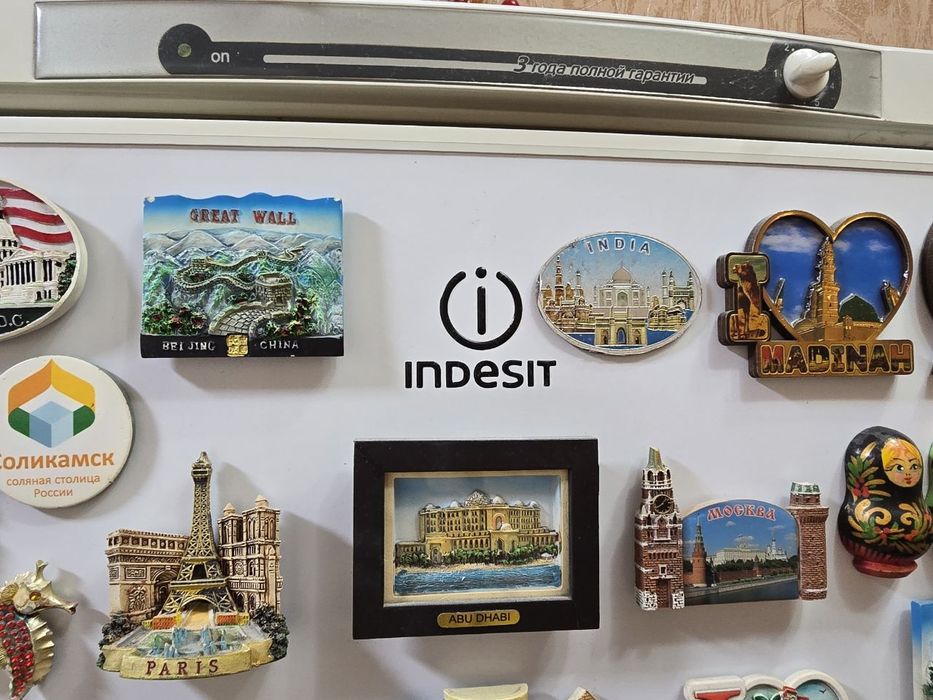 Холодильник Indesit
Срочно продам !