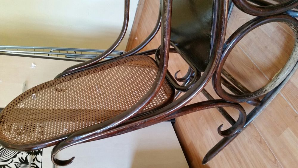 Balansoar stil Thonet din lemn curbat