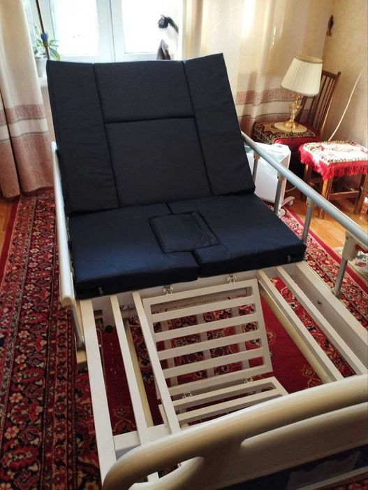 Медицинская кровать для лежачих больных