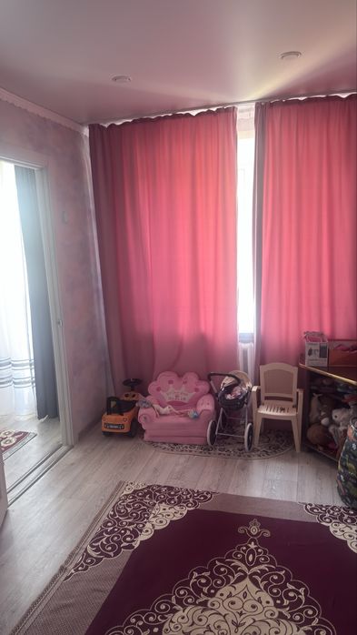 Продам квартиру 3 комнатную