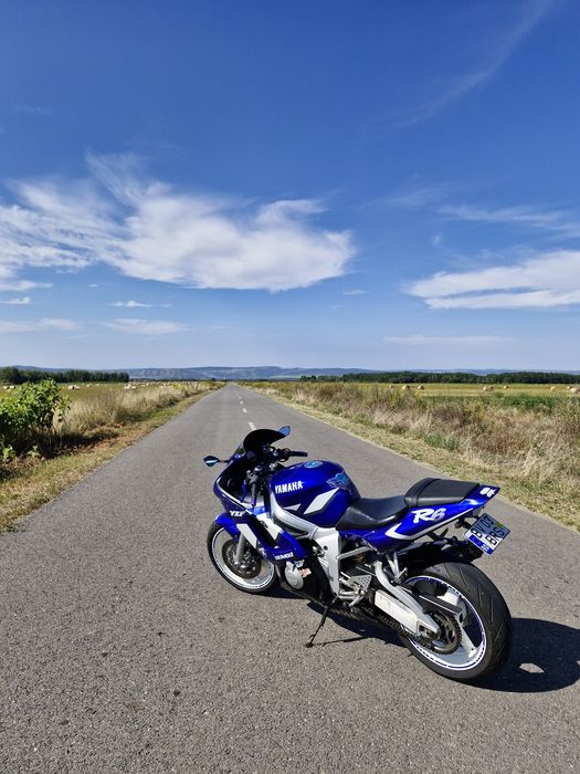 Vând Yamaha r6 2001