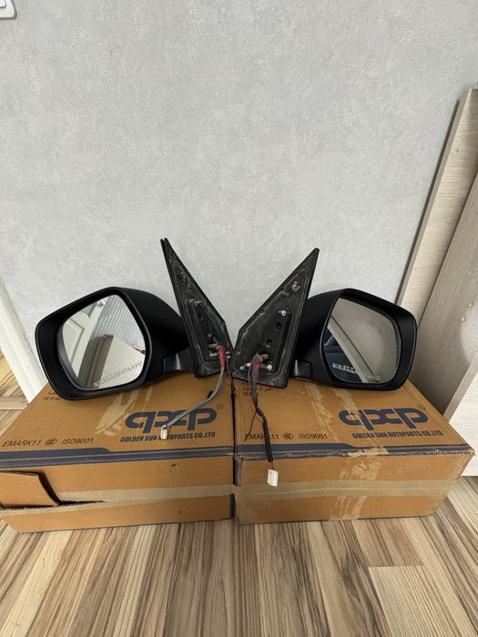 Продам зеркала на Land Crusier 200