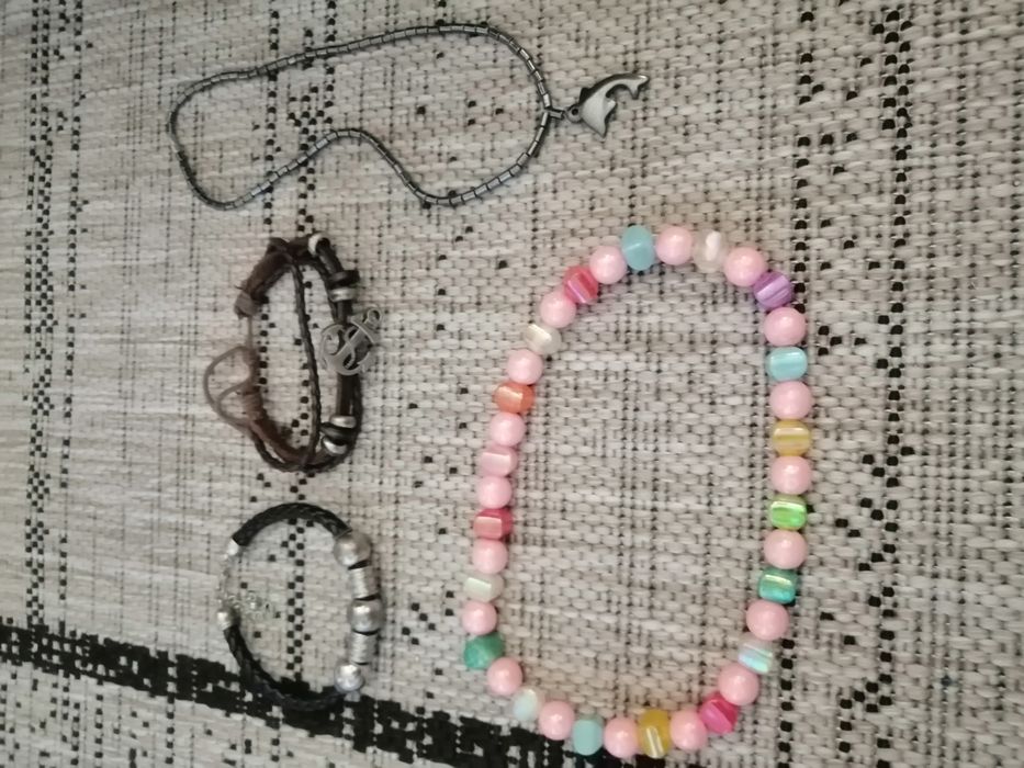 Разнообразие от Дамски колиета