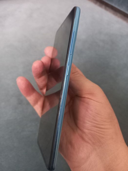 Продам смартфон Самсунг А51