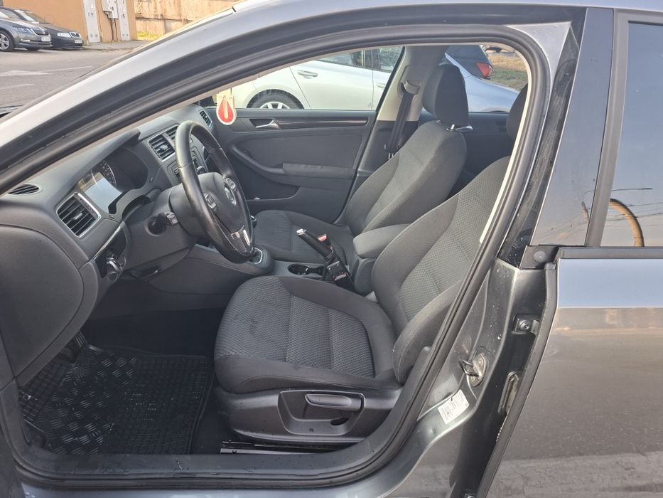 VOLKSWAGEN Jetta 2011 — imagine 4