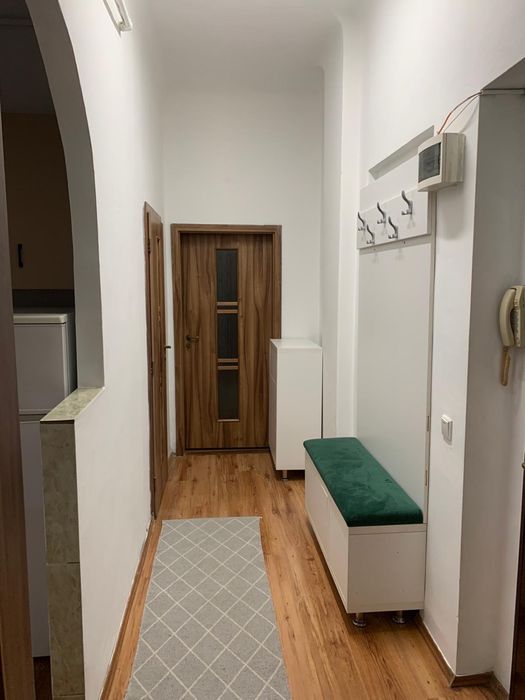 Inchiriez apartament in centru