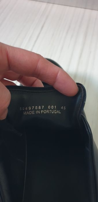 Hugo Boss 45/29см ОРИГИНАЛ! Мъжки спортно - елегантни  ест. кожа!