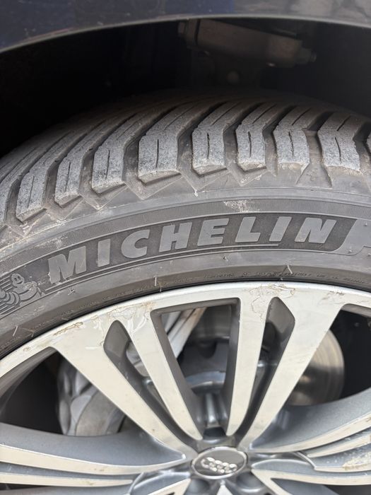 Гуми с джанти ауди А8