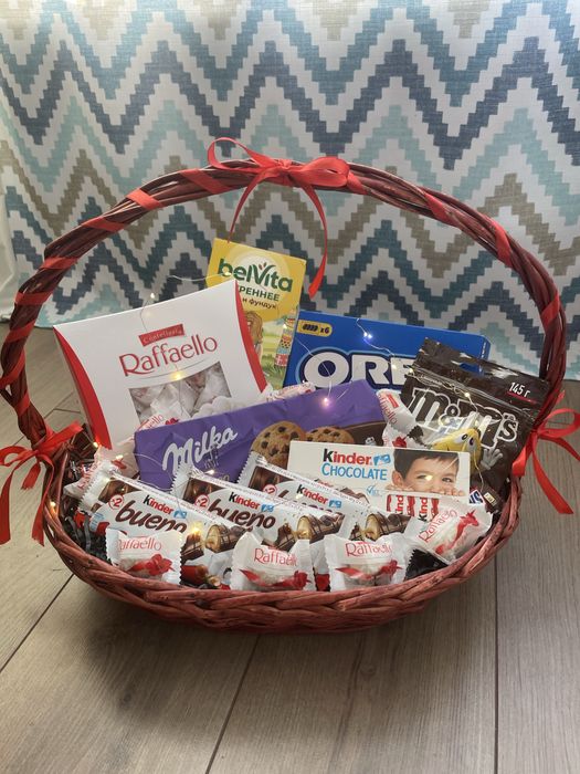 Наборы и корзины киндер в подарок