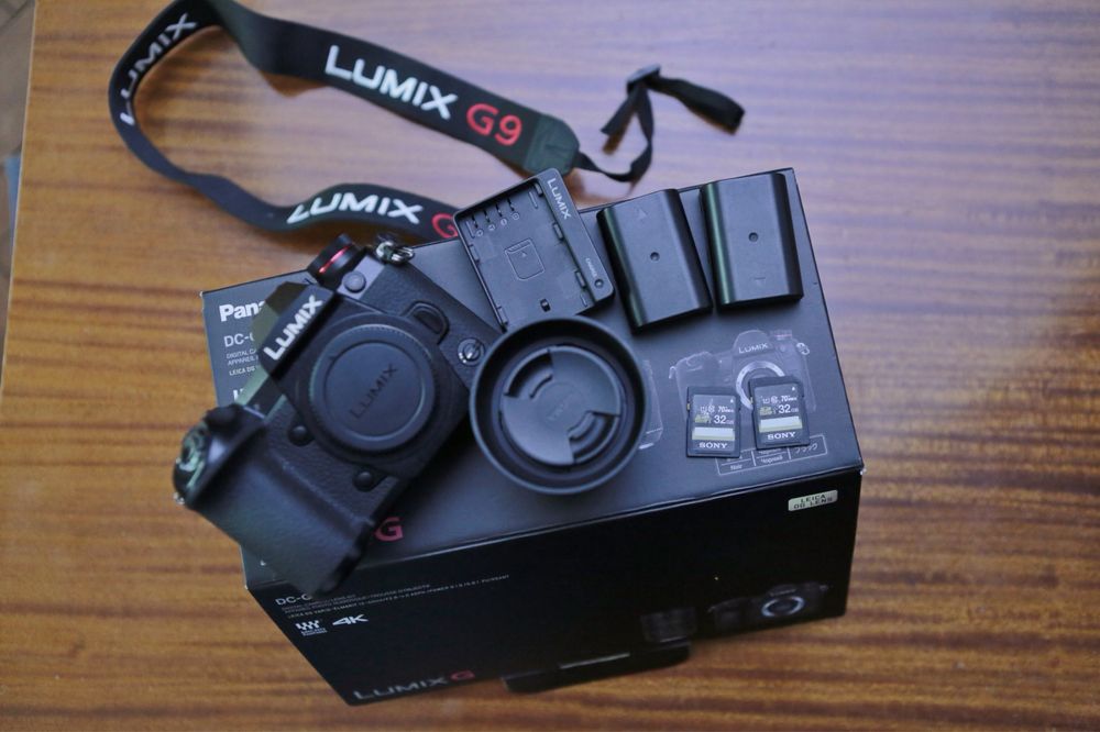 Panasonic Lumix DC-G9L G9 cu obiectiv  19mm 2.8 schimb cu laptop
