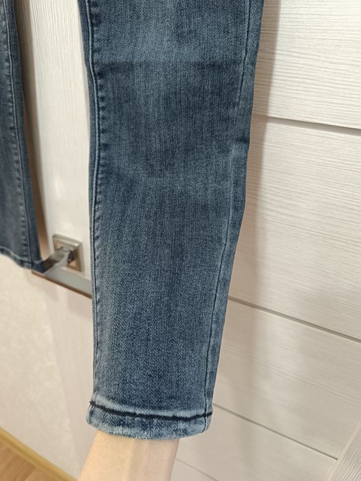 Новые женские джинсы