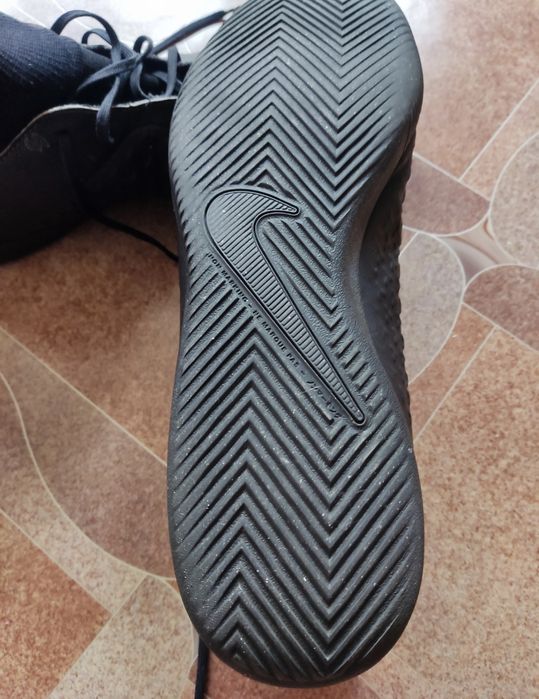 Продам оригинальные Nike Phanton