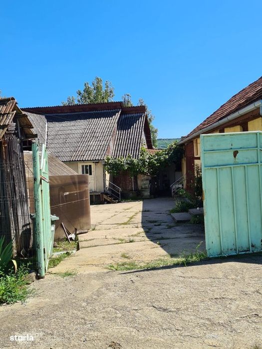 Casa P+1+M in Brebi,Salaj cu 19,32 ari teren+garaj+anexe de 240 mp