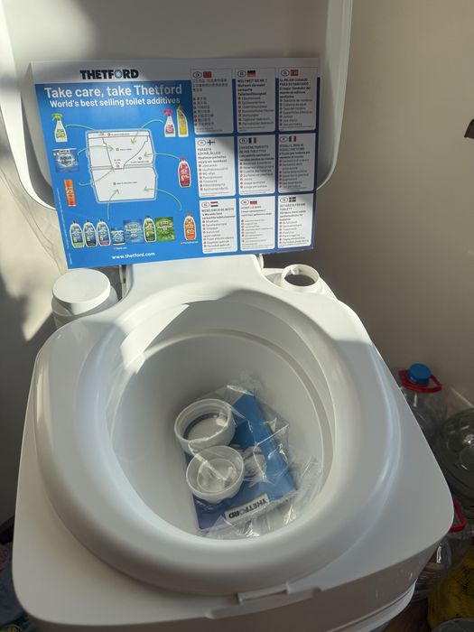Thetford porta potti 365 / преносима химическа тоалетна
