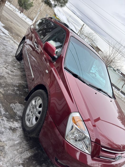 Киа карнивал срочна сотилади