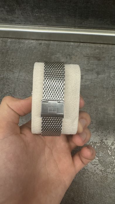 Часовник Tommy Hilfiger