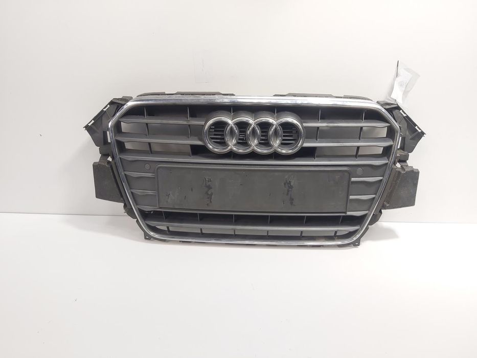 Grila bara fata centrala cu sigla si loc de senzori, cod 8K0807233G, Audi A4 Avant (8K5, B8)