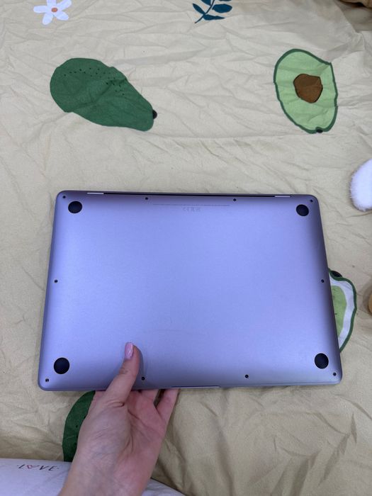 Продам Макбук новый