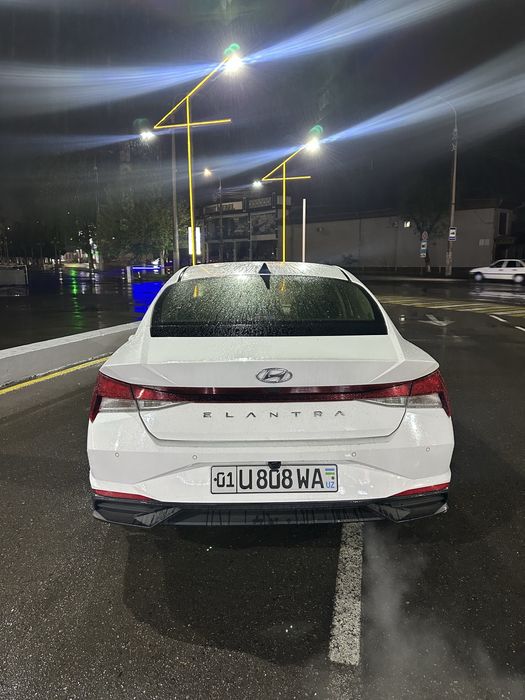 Hyundai Elantra 2021 yil kraskasi toza
