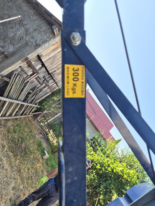 Scripete macara electrică de șantier cu braț rotativ  electro plan