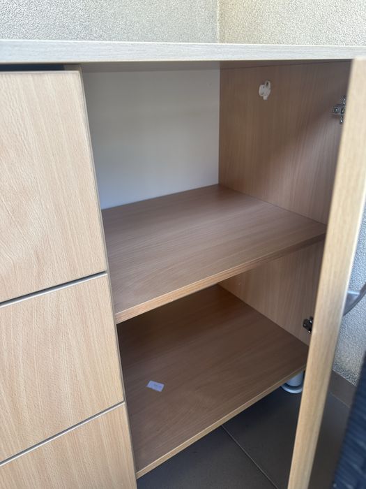 comoda cu 3 sertare si usa